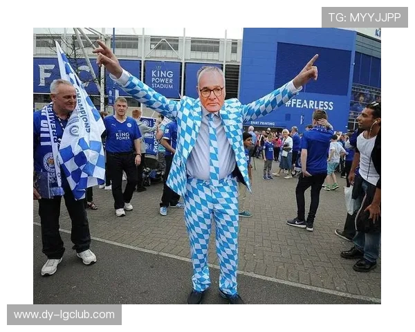 福州双十二足球盛宴激情开战 球迷狂欢抢购限时优惠活动